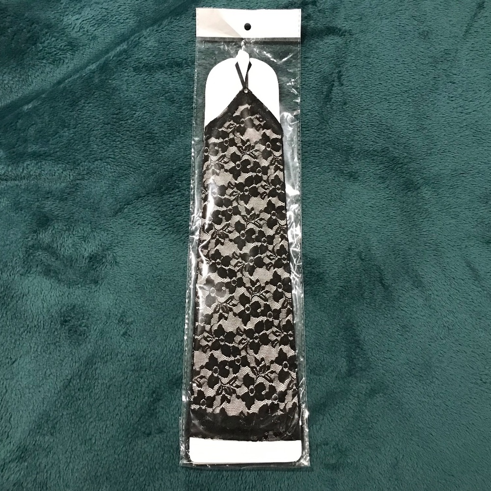 NWT Lace fingerless gloves